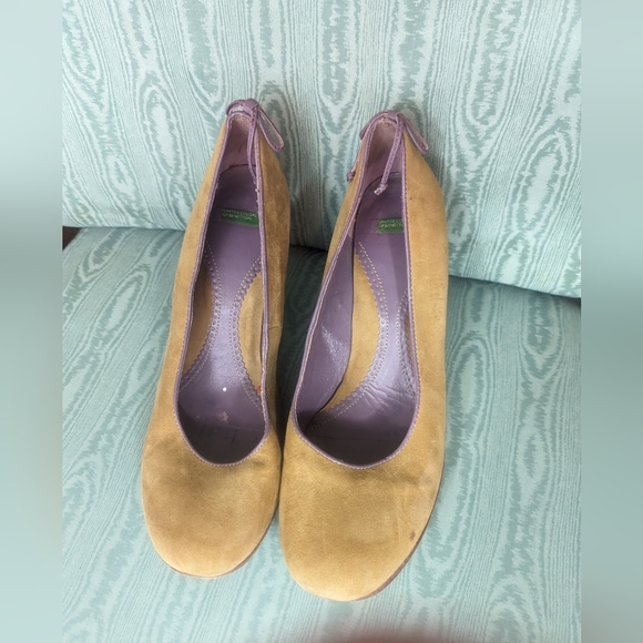 United Colors of Benetton Tan Suede Kitten Heel Pumps - Picture 1 of 5